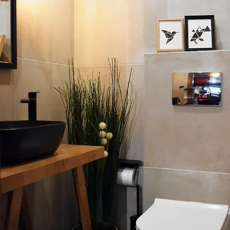 Q Luxury Салоники