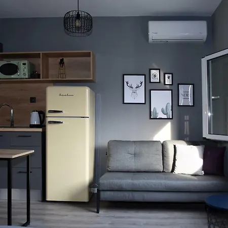 Q Luxury * 테살로니키