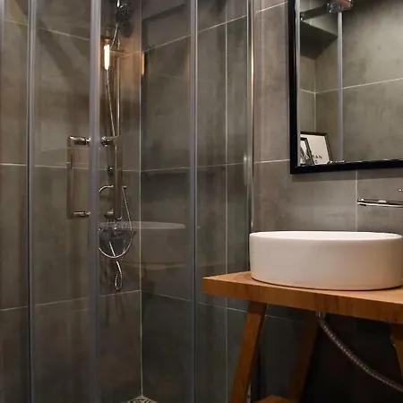 Q Luxury 테살로니키