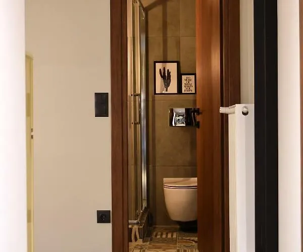 Q Luxury Apartament Salonic