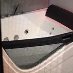 아파트 Q Luxury