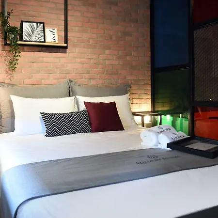 Q Luxury Apartment *