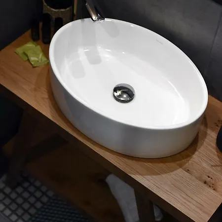 Q Luxury